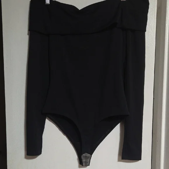 Alice + Olivia Classic Black Garment - Picture 12 of 13